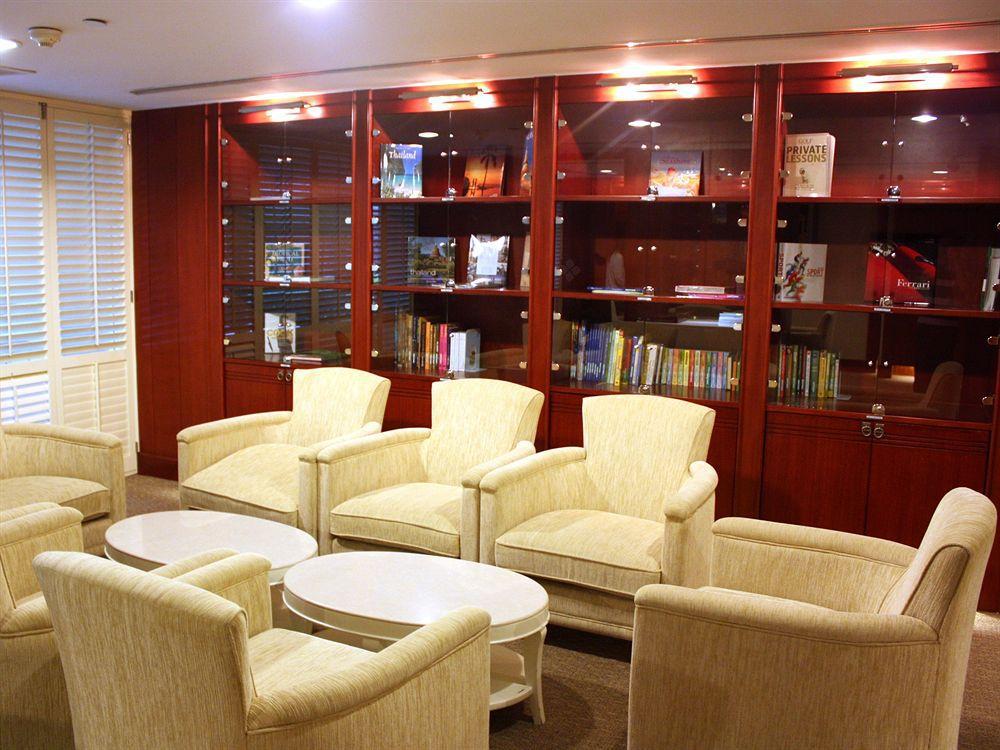 Centre Point Sukhumvit Thong-Lo Hotel Банкок Екстериор снимка