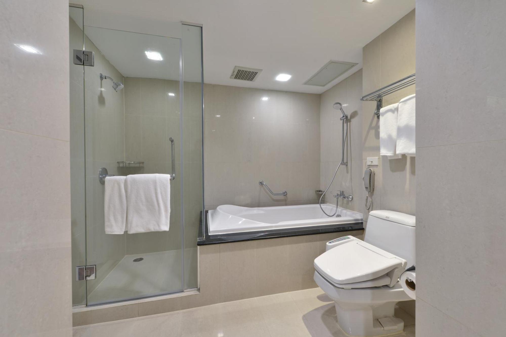 Centre Point Sukhumvit Thong-Lo Hotel Банкок Екстериор снимка